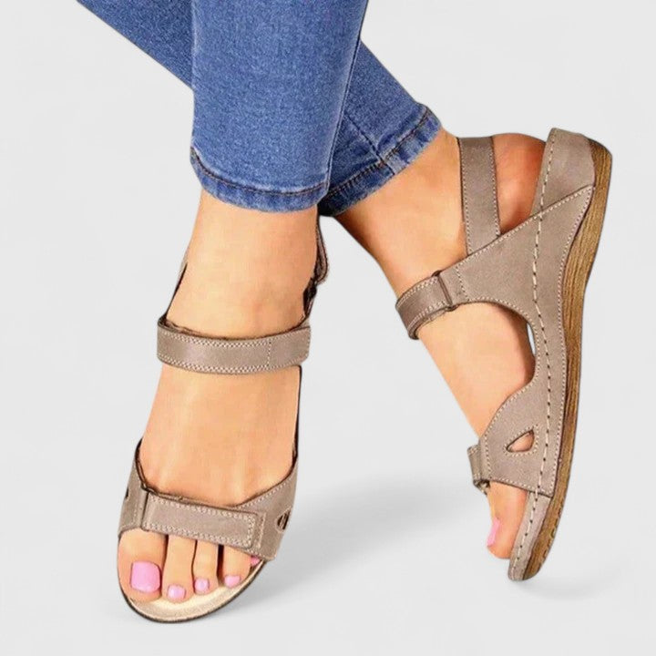 Avrie - Comfortable Flat Sandals